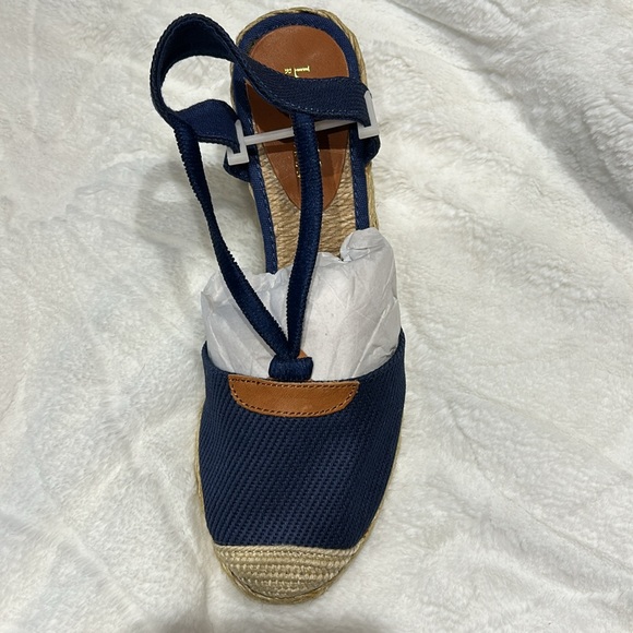 Brand New Ralph Lauren Cala wedge sandal. Size 6 1/2 in box - Picture 7 of 7